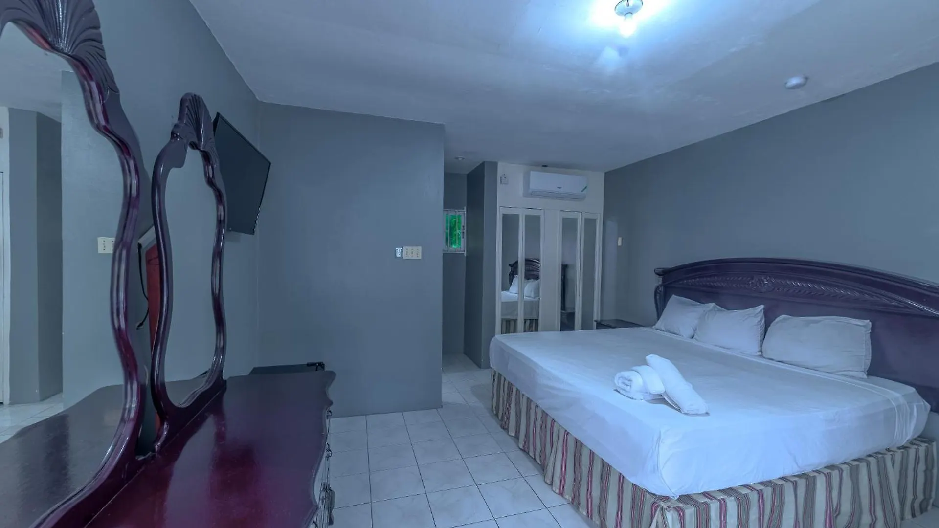 Tamboo Resort Νεγκρίλ