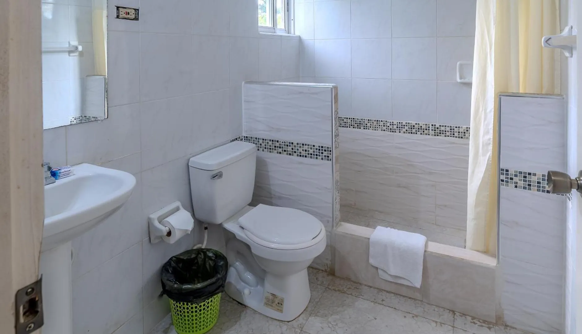 Ξενοδοχείο Tamboo Resort Νεγκρίλ