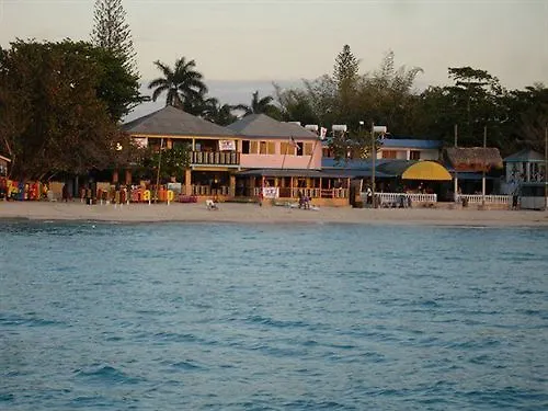 Tamboo Resort Νεγκρίλ 4*,