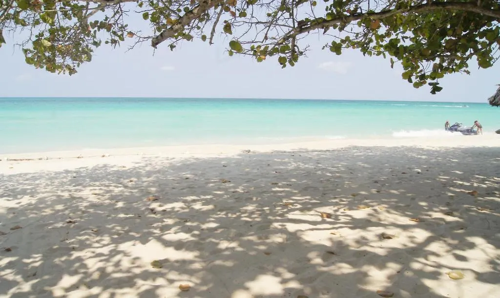 Tamboo Resort Νεγκρίλ 4*,