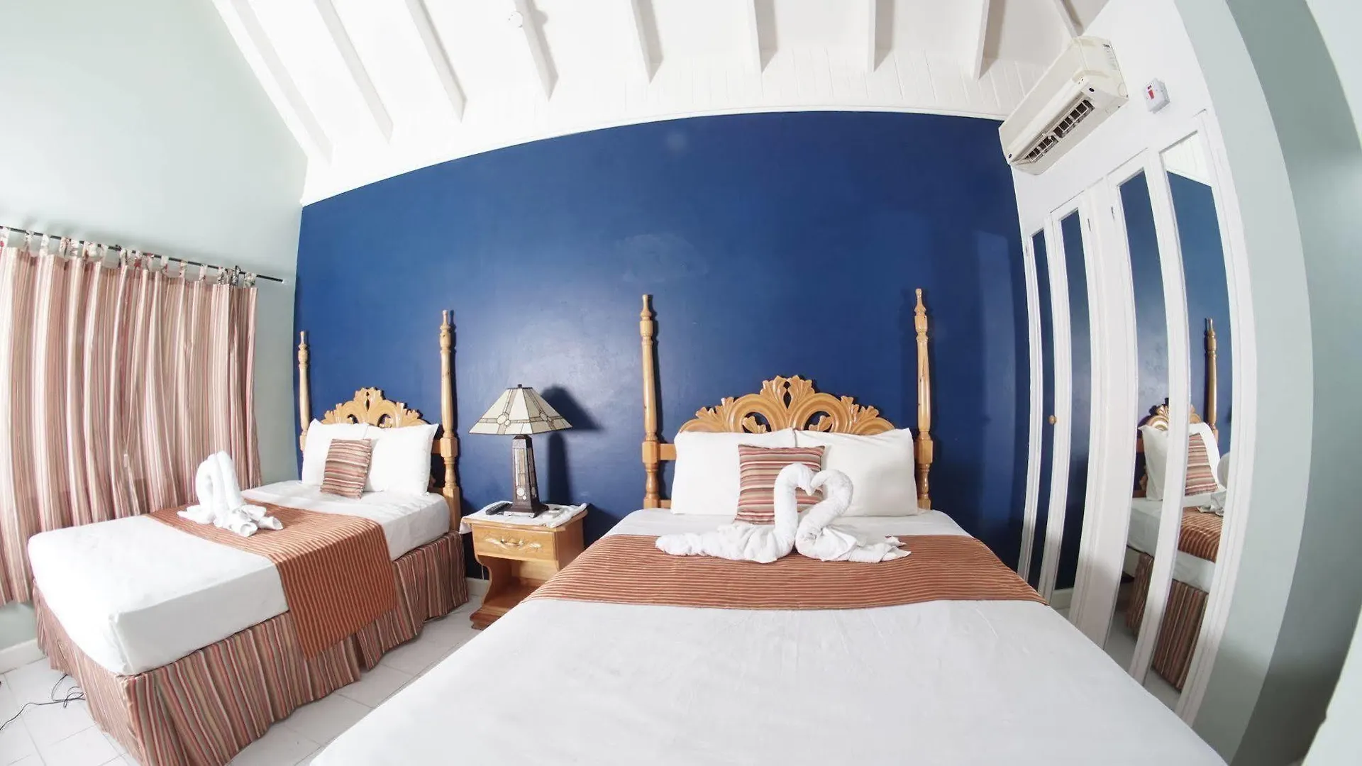 Tamboo Resort Νεγκρίλ Ξενοδοχείο