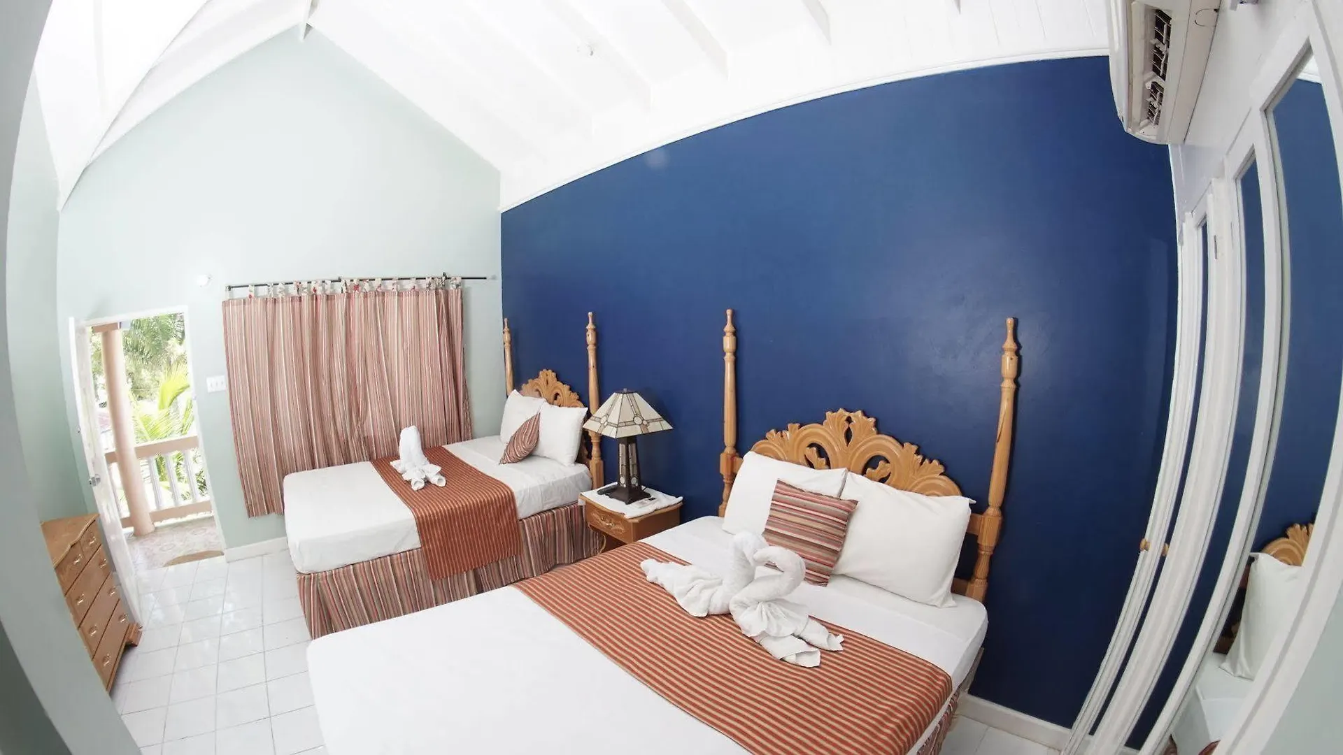 Tamboo Resort Νεγκρίλ