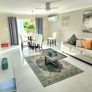 https://modern-luxury-2-bedroom-2-5-bathroom-townhouse.hotelsnegriljamaica.com